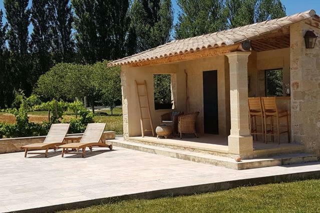 Fontaine De Cerier Bed & Breakfast Castillon-du-Gard Exterior foto